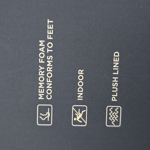 ST. JOHN'S BAY MENS TAN MEMORY FOAM SLIPPERS SIZE LARGE 11-12 - Picture 7 of 10